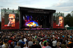 Clam_live_Elton_John
